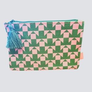 IPSY MAKEUP POUCH WITH TASSEL. NO CONTENT!